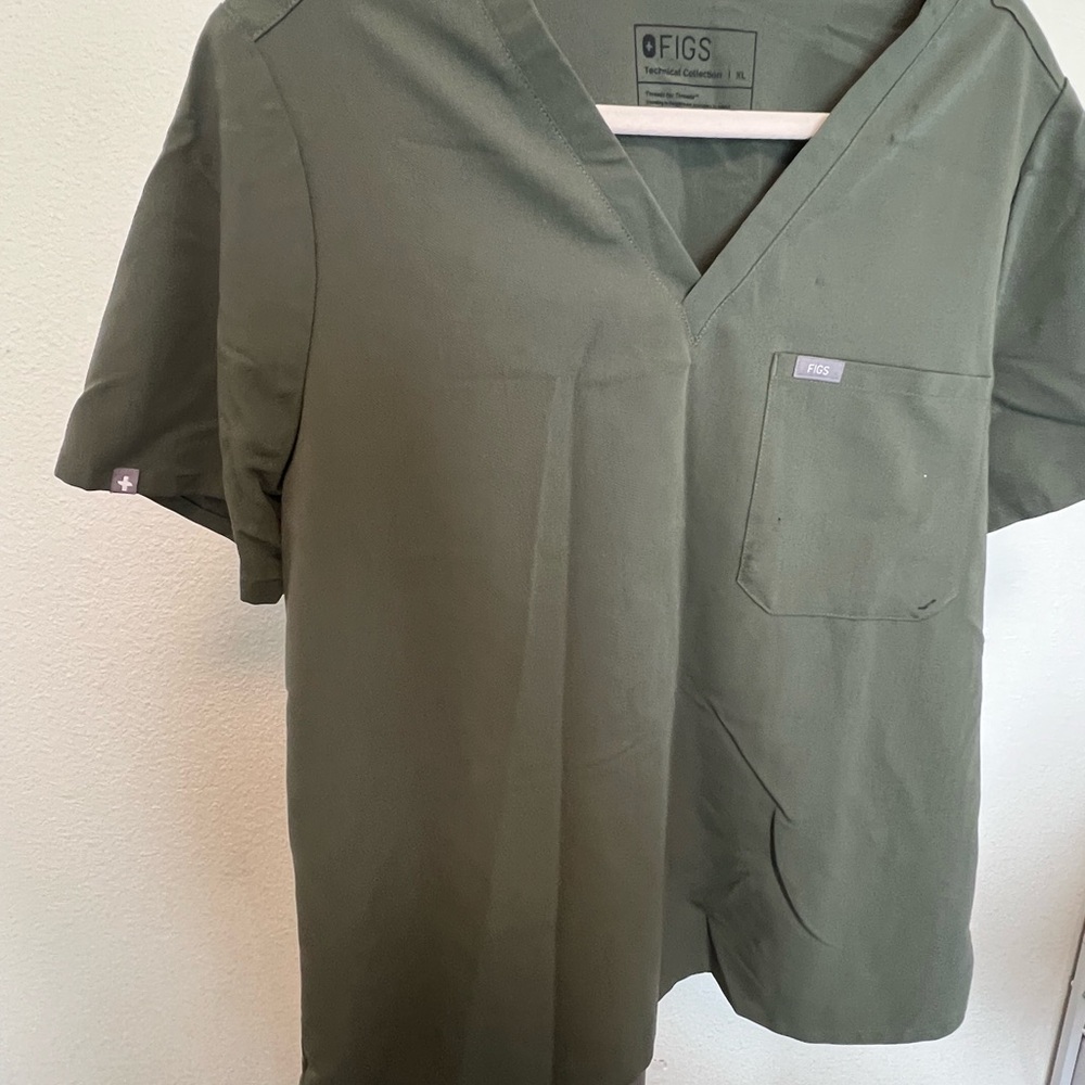 Figs Olive Green Scrub set